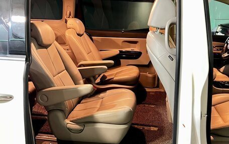 KIA Carnival III, 2019 год, 3 150 000 рублей, 24 фотография