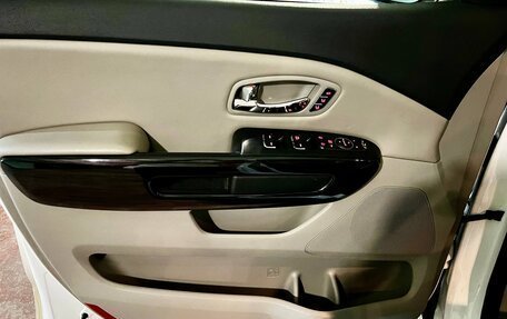 KIA Carnival III, 2019 год, 3 150 000 рублей, 33 фотография