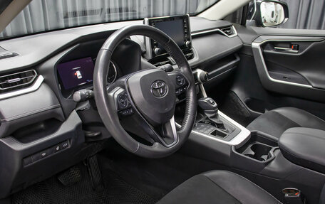 Toyota RAV4, 2021 год, 3 798 000 рублей, 16 фотография