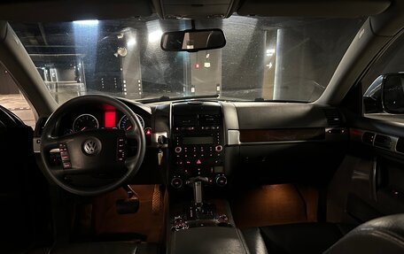 Volkswagen Touareg III, 2008 год, 999 000 рублей, 10 фотография