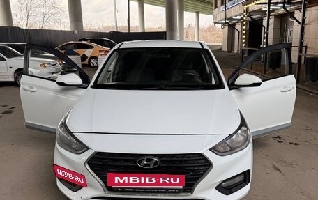 Hyundai Solaris II рестайлинг, 2018 год, 720 000 рублей, 12 фотография