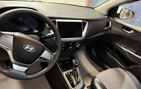 Hyundai Solaris II рестайлинг, 2018 год, 720 000 рублей, 24 фотография