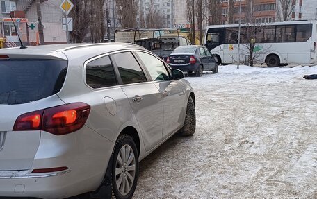 Opel Astra J, 2013 год, 950 000 рублей, 6 фотография