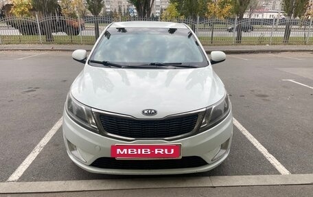 KIA Rio III рестайлинг, 2013 год, 720 000 рублей, 3 фотография