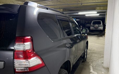 Toyota Land Cruiser Prado 150 рестайлинг 2, 2014 год, 3 800 000 рублей, 5 фотография