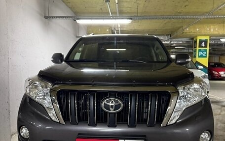 Toyota Land Cruiser Prado 150 рестайлинг 2, 2014 год, 3 800 000 рублей, 3 фотография