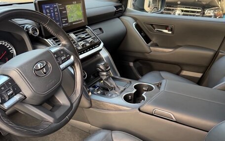 Toyota Land Cruiser, 2024 год, 13 900 000 рублей, 13 фотография