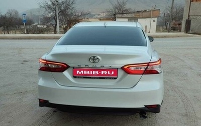 Toyota Camry, 2021 год, 3 300 000 рублей, 1 фотография