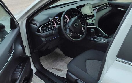 Toyota Camry, 2021 год, 3 300 000 рублей, 4 фотография