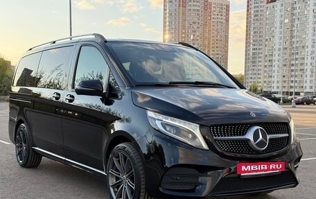 Mercedes-Benz V-Класс, 2019 год, 4 960 000 рублей, 2 фотография
