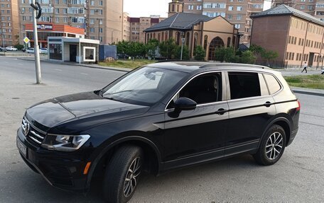 Volkswagen Tiguan II, 2019 год, 2 350 000 рублей, 9 фотография