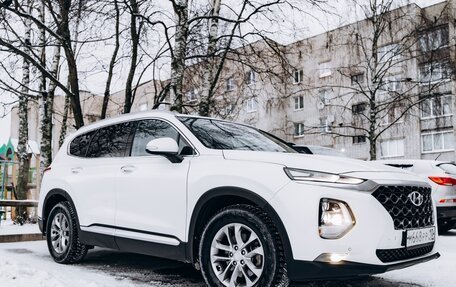 Hyundai Santa Fe IV, 2018 год, 2 000 000 рублей, 2 фотография