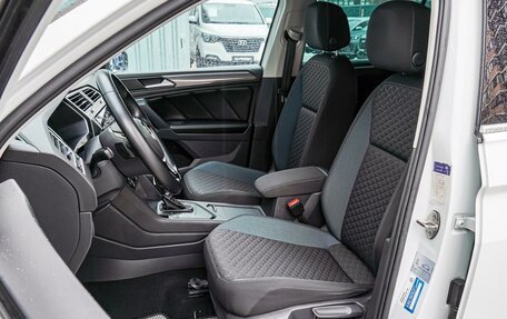 Volkswagen Tiguan II, 2019 год, 2 170 000 рублей, 10 фотография