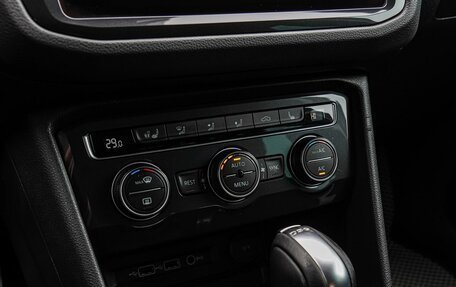 Volkswagen Tiguan II, 2019 год, 2 170 000 рублей, 13 фотография