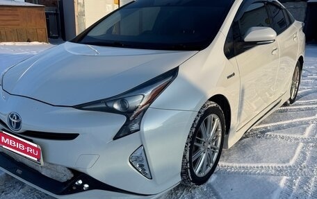 Toyota Prius IV XW50, 2016 год, 1 750 000 рублей, 2 фотография