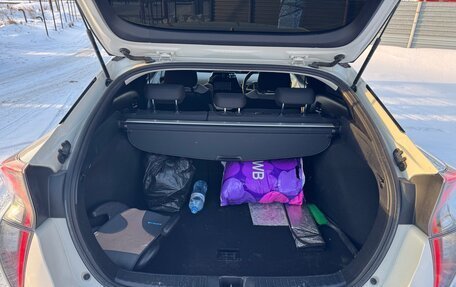 Toyota Prius IV XW50, 2016 год, 1 750 000 рублей, 6 фотография