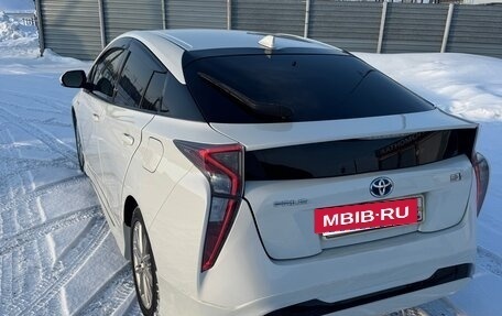 Toyota Prius IV XW50, 2016 год, 1 750 000 рублей, 3 фотография