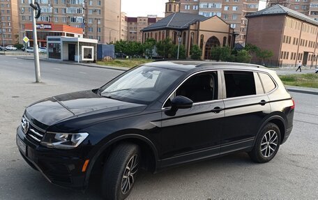 Volkswagen Tiguan II, 2019 год, 2 350 000 рублей, 19 фотография