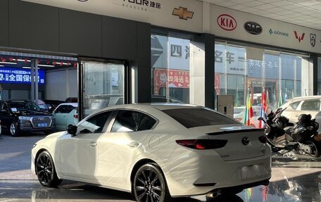 Mazda 3, 2022 год, 1 960 000 рублей, 5 фотография