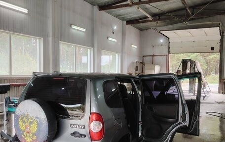 Chevrolet Niva I рестайлинг, 2012 год, 690 000 рублей, 9 фотография