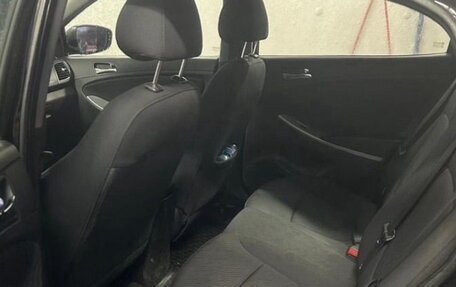 Hyundai Solaris II рестайлинг, 2011 год, 680 000 рублей, 16 фотография