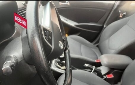 Hyundai Solaris II рестайлинг, 2011 год, 680 000 рублей, 13 фотография