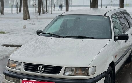 Volkswagen Passat B4, 1995 год, 320 000 рублей, 2 фотография