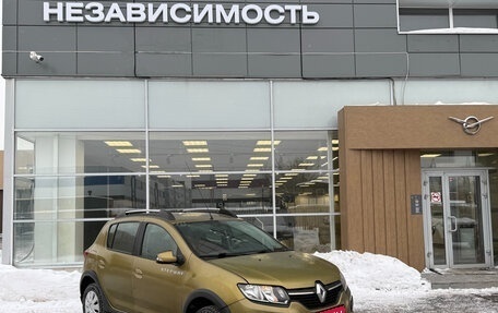 Renault Sandero II рестайлинг, 2015 год, 690 000 рублей, 1 фотография