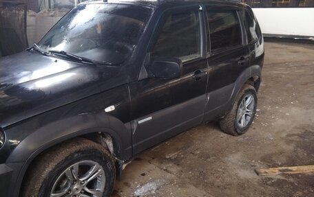 Chevrolet Niva I рестайлинг, 2011 год, 500 000 рублей, 2 фотография