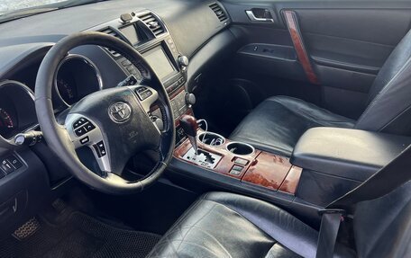 Toyota Highlander III, 2010 год, 1 700 000 рублей, 11 фотография