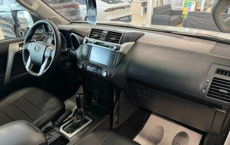 Toyota Land Cruiser Prado 150 рестайлинг 2, 2013 год, 3 759 900 рублей, 13 фотография