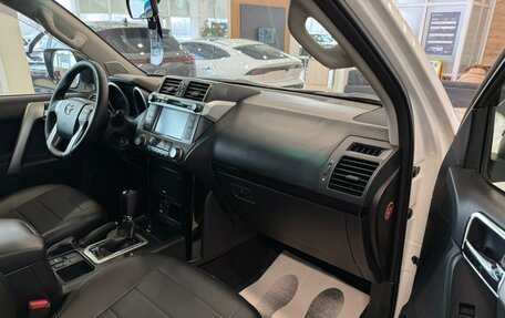 Toyota Land Cruiser Prado 150 рестайлинг 2, 2013 год, 3 759 900 рублей, 12 фотография