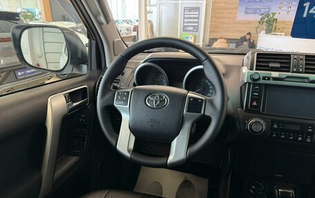 Toyota Land Cruiser Prado 150 рестайлинг 2, 2013 год, 3 759 900 рублей, 14 фотография