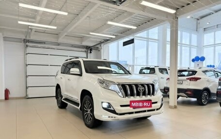 Toyota Land Cruiser Prado 150 рестайлинг 2, 2013 год, 3 759 900 рублей, 8 фотография