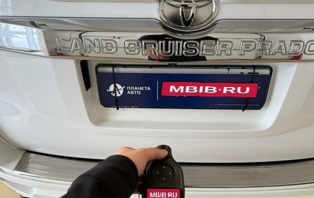 Toyota Land Cruiser Prado 150 рестайлинг 2, 2013 год, 3 759 900 рублей, 24 фотография