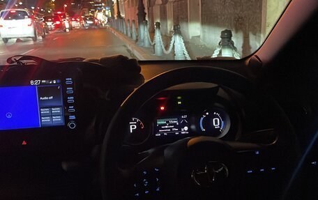 Toyota Yaris, 2021 год, 1 550 000 рублей, 14 фотография