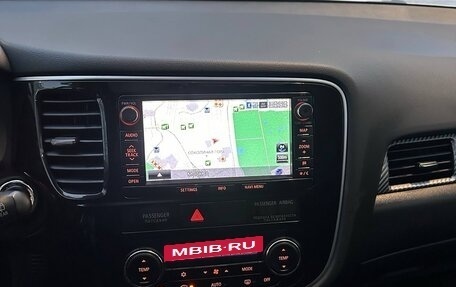 Mitsubishi Outlander III рестайлинг 3, 2013 год, 2 080 000 рублей, 15 фотография