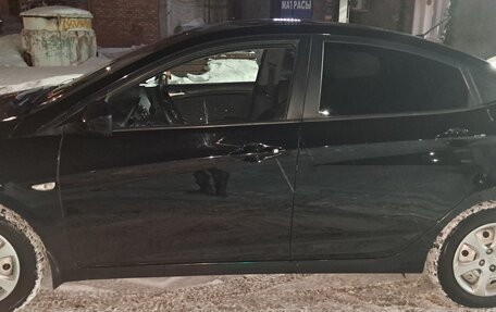 Hyundai Solaris II рестайлинг, 2013 год, 750 000 рублей, 2 фотография