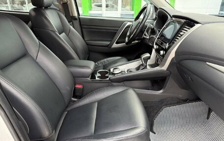 Mitsubishi Pajero Sport III рестайлинг, 2022 год, 4 060 000 рублей, 10 фотография