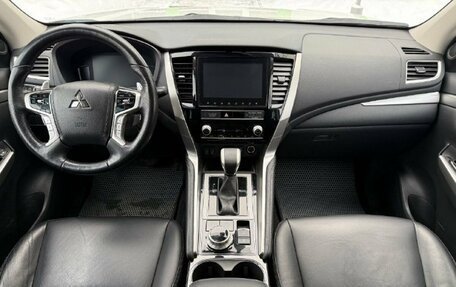 Mitsubishi Pajero Sport III рестайлинг, 2022 год, 4 060 000 рублей, 9 фотография