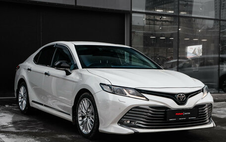 Toyota Camry, 2018 год, 3 259 000 рублей, 3 фотография