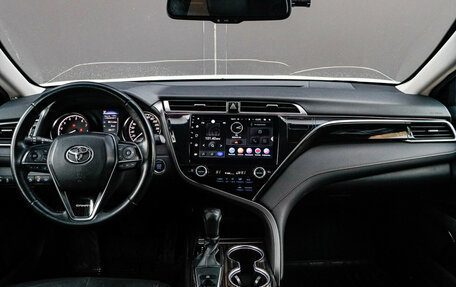 Toyota Camry, 2018 год, 3 259 000 рублей, 12 фотография