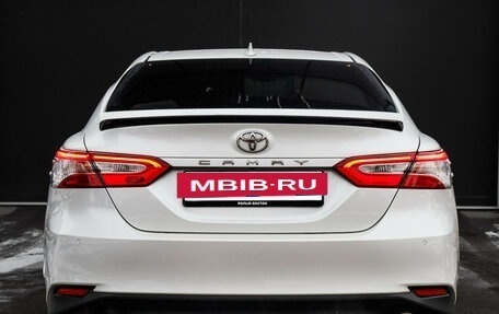 Toyota Camry, 2018 год, 3 259 000 рублей, 6 фотография