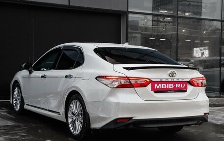 Toyota Camry, 2018 год, 3 259 000 рублей, 7 фотография