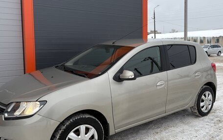Renault Sandero II рестайлинг, 2015 год, 635 000 рублей, 3 фотография