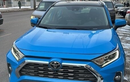 Toyota RAV4, 2019 год, 4 000 000 рублей, 1 фотография