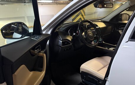 Jaguar F-Pace, 2018 год, 2 550 000 рублей, 9 фотография