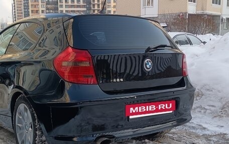 BMW 1 серия, 2011 год, 1 050 000 рублей, 3 фотография