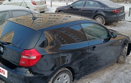 BMW 1 серия, 2011 год, 1 050 000 рублей, 4 фотография