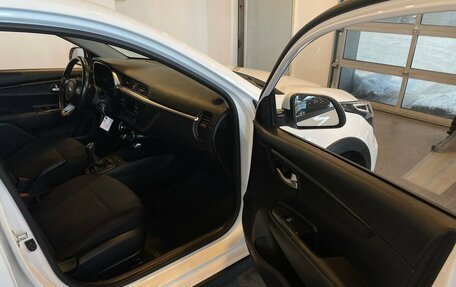 KIA Rio IV, 2021 год, 1 630 000 рублей, 27 фотография